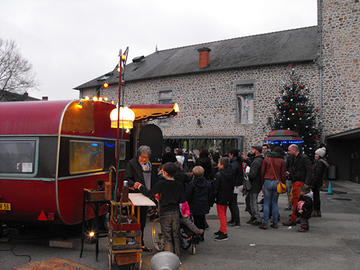 3-12-2017_Louvigne-en-lumieres_caravane_Manege (9)